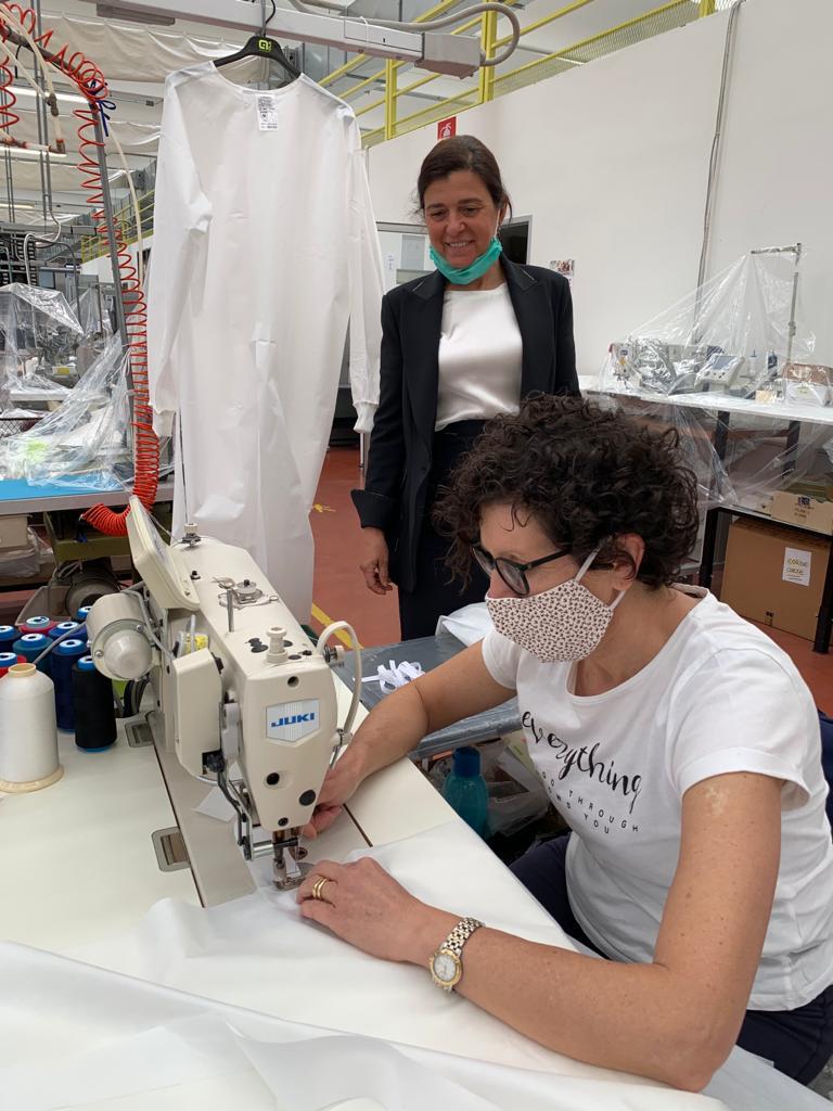 ALE’ IS IN THE FRONT LINE AGAINST COVID-19: THE COMPANY SEWED SOME MEDICAL COATS THAT WILL BE DEVOLVED TO THE HOSPITALS